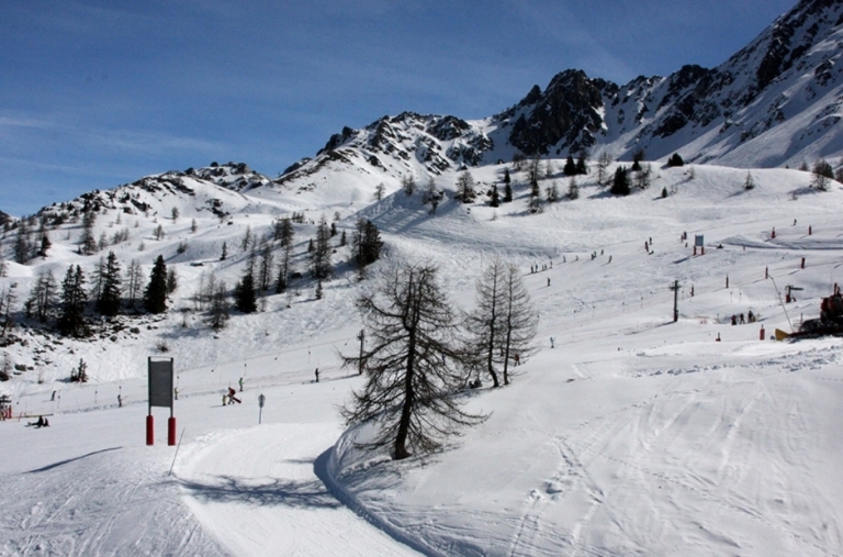 Check the Piste Maps and Area